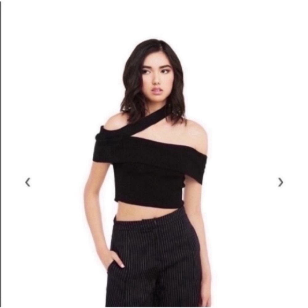 Rehab Chic Black One-Shoulder Crop Top S